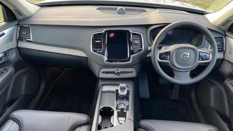 Volvo XC90 2.0 T8 PHEV Ultra Dark 5dr AWD Geartronic Estate